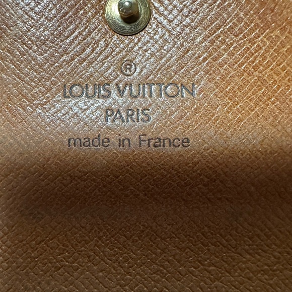 Louis Vuitton wallet. - Picture 7 of 9